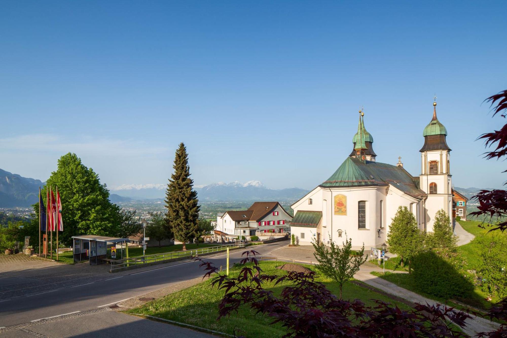 Gasthof Kreuz Bildstein Exterior photo